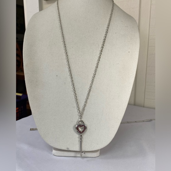 Long skeleton key silvertone red rhinestone necklace - Picture 3 of 6